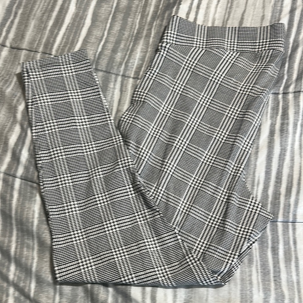 NWOT Black and White Houndstooth Plaid Leggings